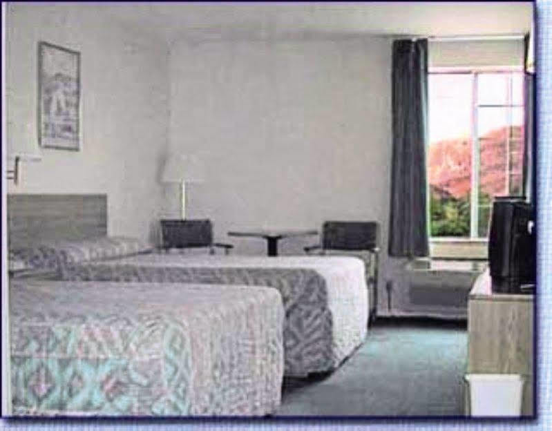 Moab Gateway Inn At Arches Nat'L Park Exteriör bild